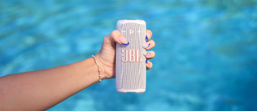 JBL Grip med på farten